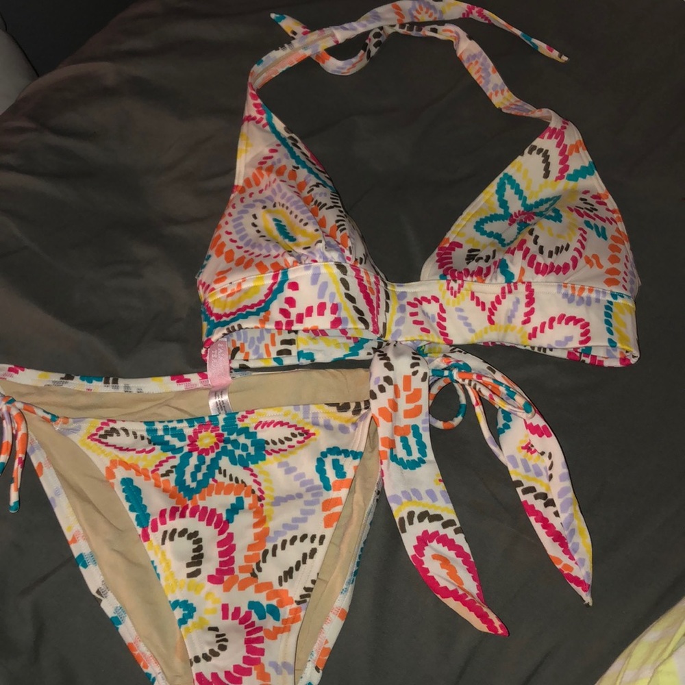 Victoria’s Secret bikini